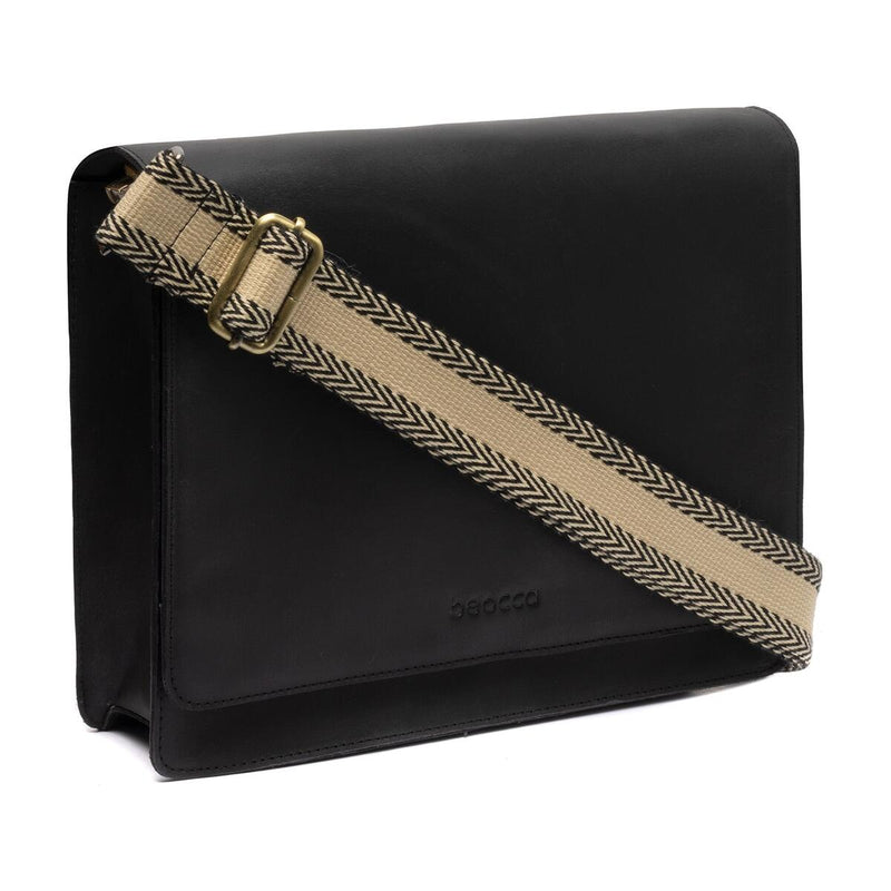Axelremsväska i skinn Ivy — svart