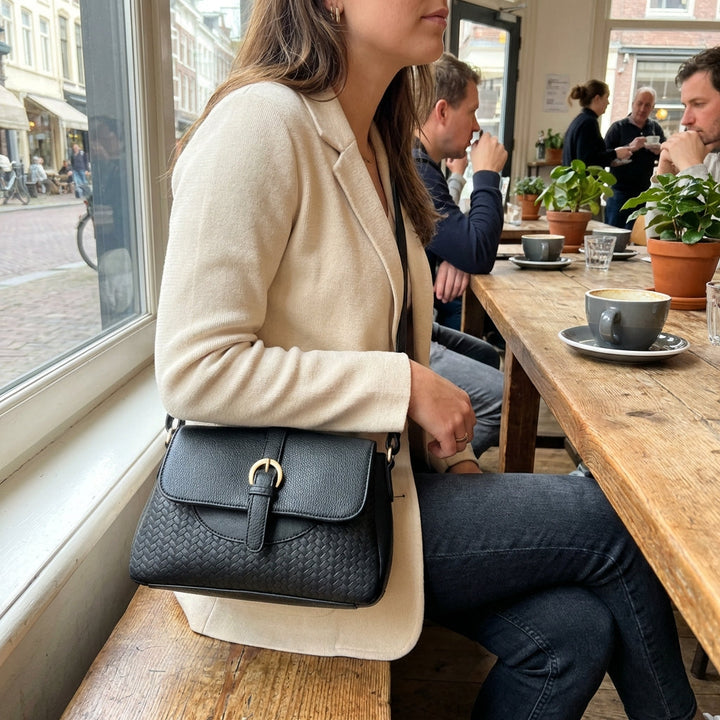 Leren schoudertas dames in cognac en zwart