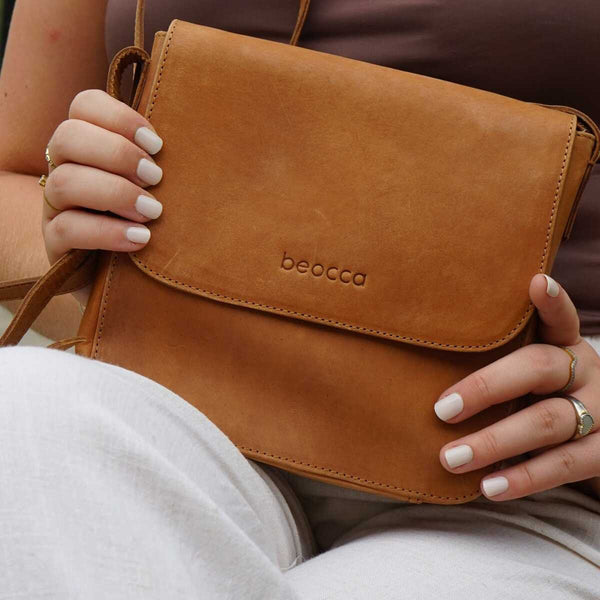 Leren Schoudertas Niba - handgemaakt plantaardig gelooid leer