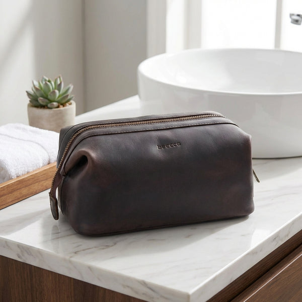 Leren toilettas Miles geopend